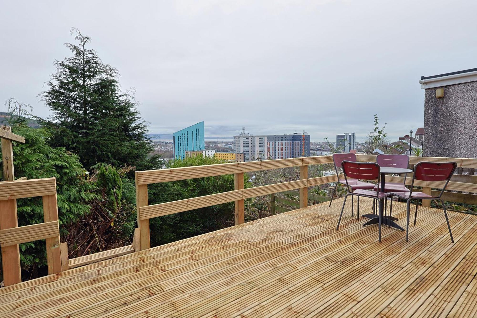 Viewing Deck, On-Street Parking, Tv In Every Room 斯旺西 外观 照片
