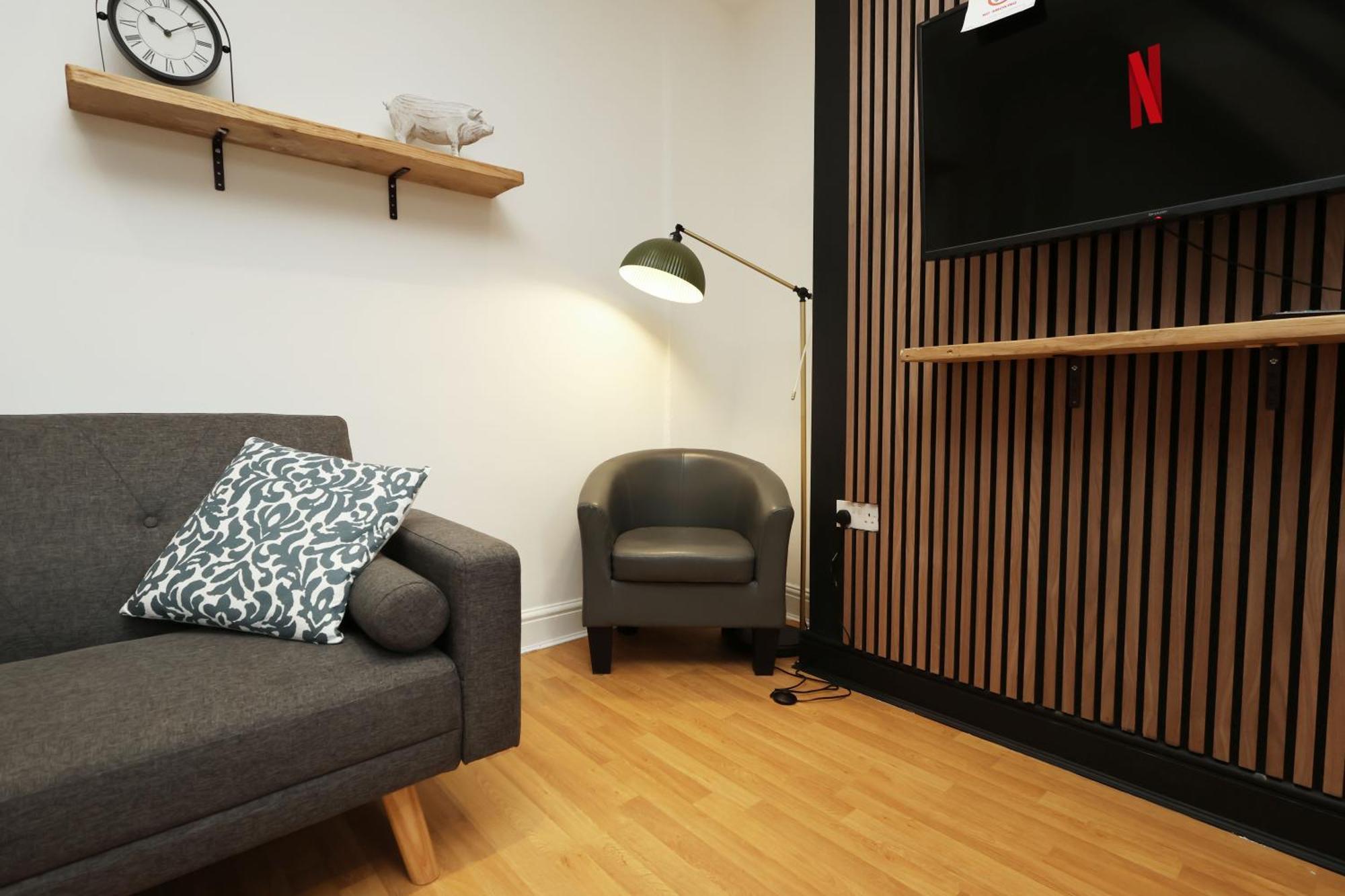 Viewing Deck, On-Street Parking, Tv In Every Room 斯旺西 外观 照片